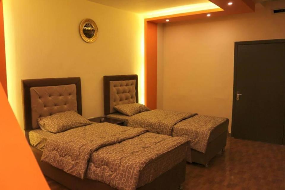 Al Riyati Hotel Apartments Aqaba Bagian luar foto