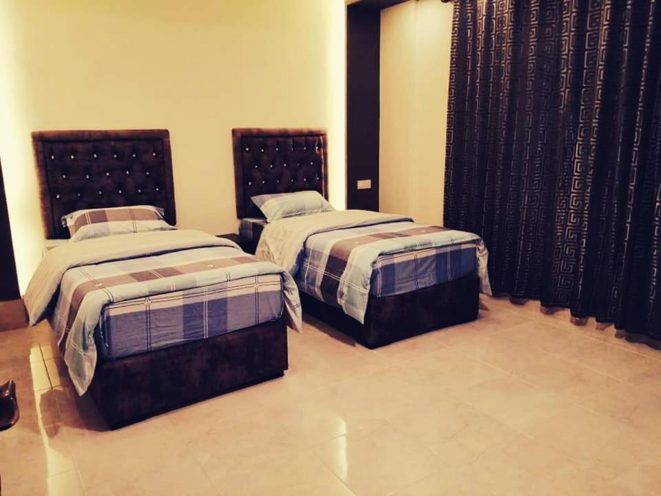 Al Riyati Hotel Apartments Aqaba Bagian luar foto