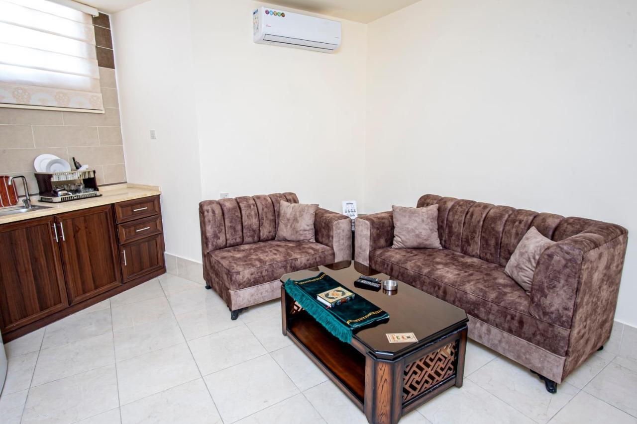 Al Riyati Hotel Apartments Aqaba Bagian luar foto