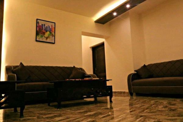 Al Riyati Hotel Apartments Aqaba Bagian luar foto